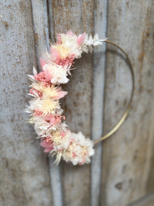 Trockenblumenkranzu